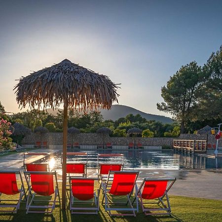 Camping Les Hautes Prairies Lourmarin Eksteriør bilde