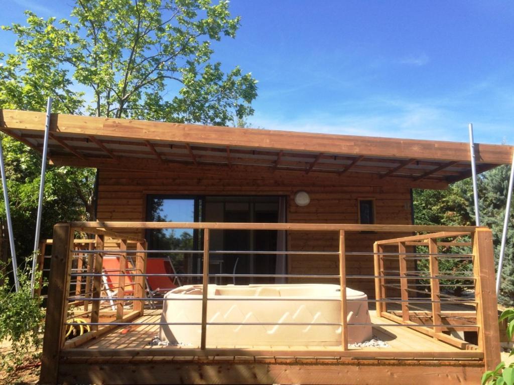 Camping Les Hautes Prairies Lourmarin Eksteriør bilde