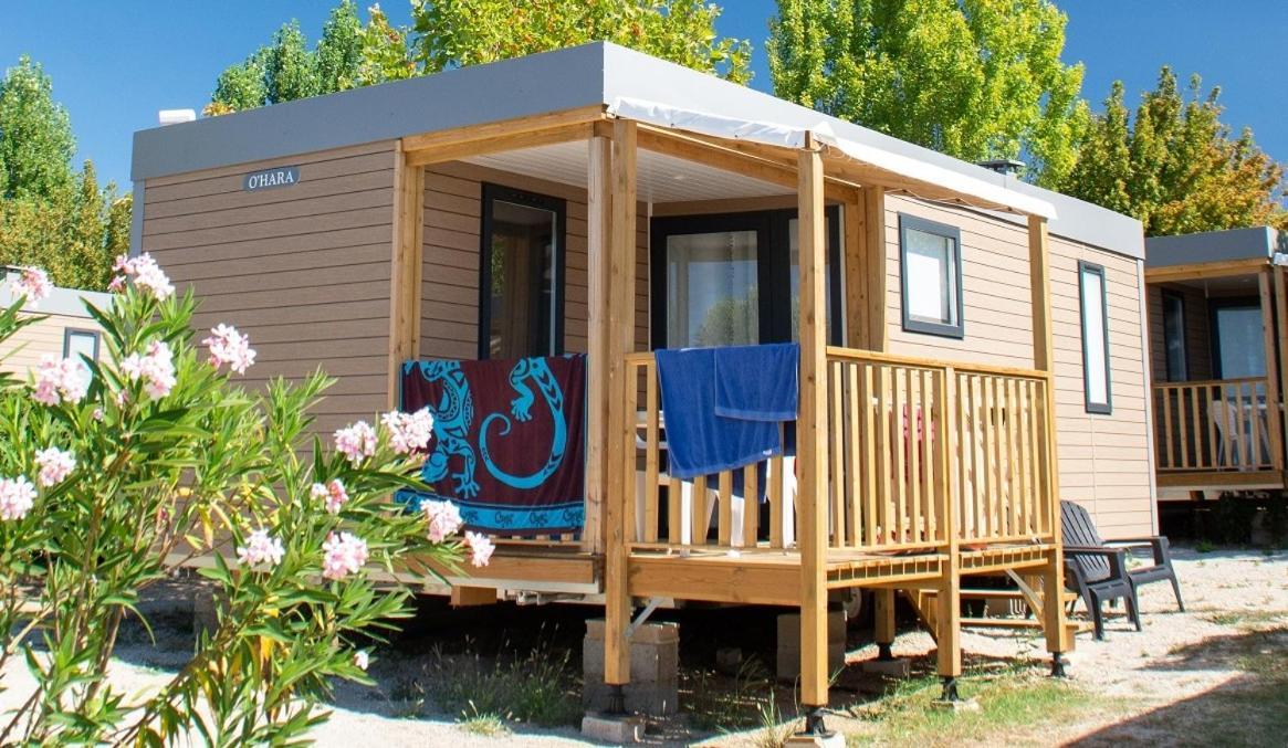 Camping Les Hautes Prairies Lourmarin Eksteriør bilde