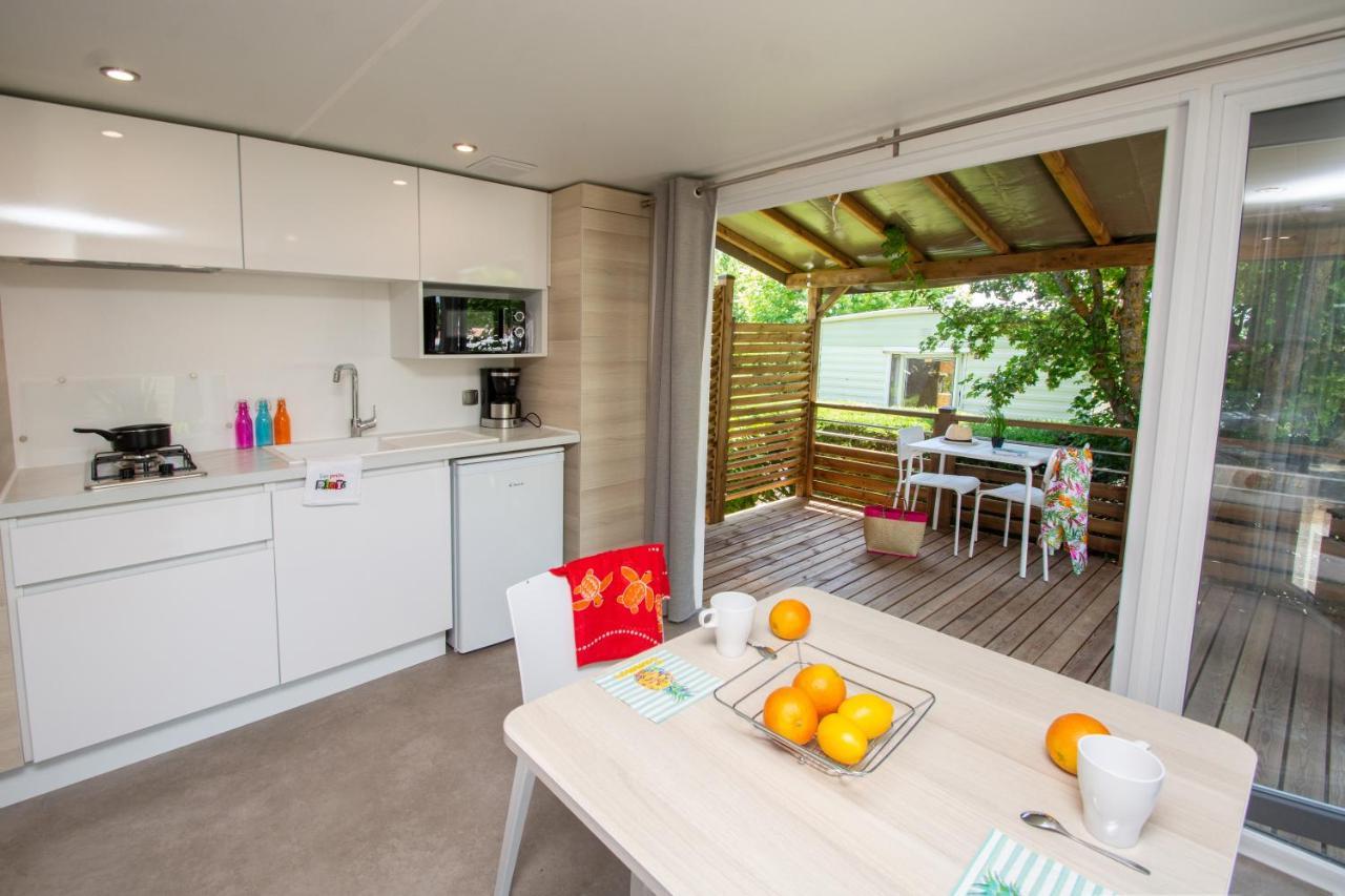 Camping Les Hautes Prairies Lourmarin Eksteriør bilde