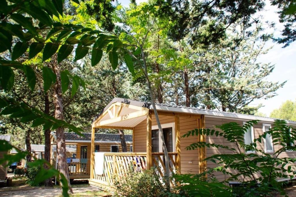 Camping Les Hautes Prairies Lourmarin Eksteriør bilde
