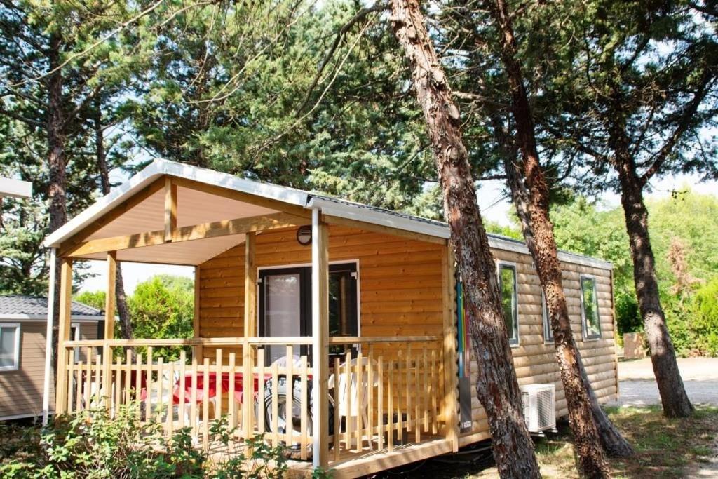 Camping Les Hautes Prairies Lourmarin Eksteriør bilde
