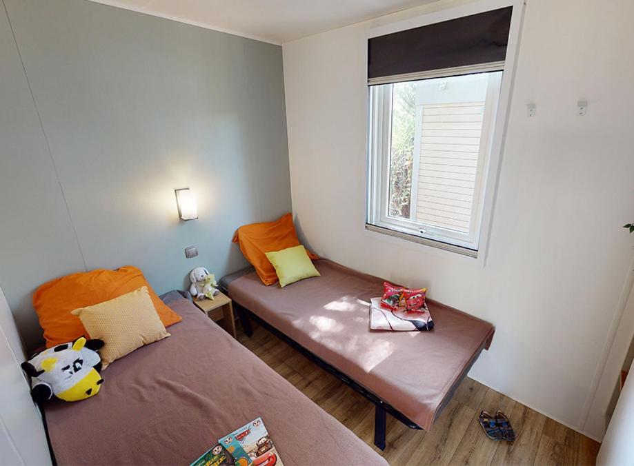 Camping Les Hautes Prairies Lourmarin Eksteriør bilde