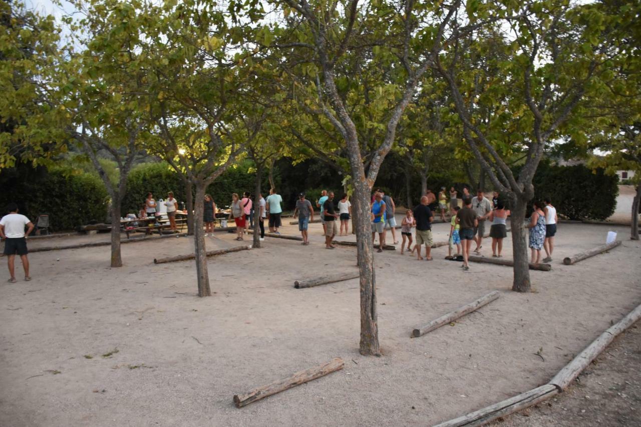 Camping Les Hautes Prairies Lourmarin Eksteriør bilde