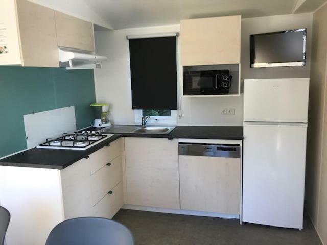 Camping Les Hautes Prairies Lourmarin Eksteriør bilde